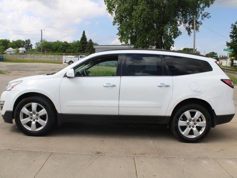 Used 2017 Chevrolet Traverse LT w/ Style and Technology Package AWD/4WD image 5