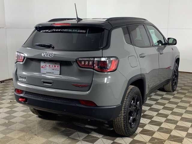 Used 2023 Jeep Compass Trailhawk w/ Trailhawk Convenience Group AWD/4WD image 13
