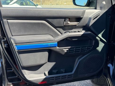 Used 2025 Toyota Tacoma TRD Off-Road image 18