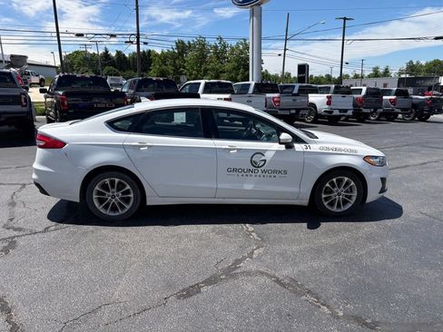 Used 2020 Ford Fusion SE FWD image 5