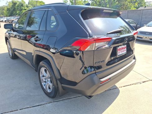Used 2025 Toyota RAV4 XLE w/ Convenience Package AWD/4WD image 4