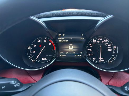Used 2019 Alfa Romeo Giulia Ti Sport w/ Quick Order Package 22U Sport RWD image 16
