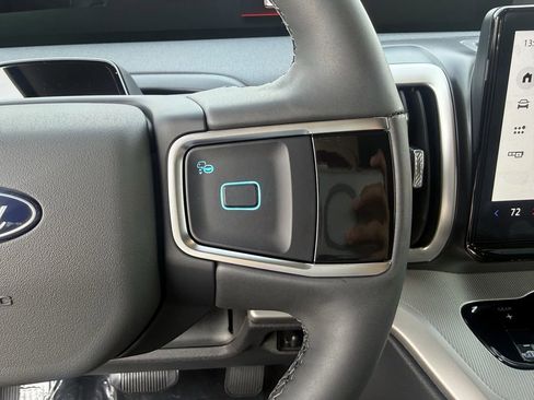 New 2025 Ford Expedition Active image 23