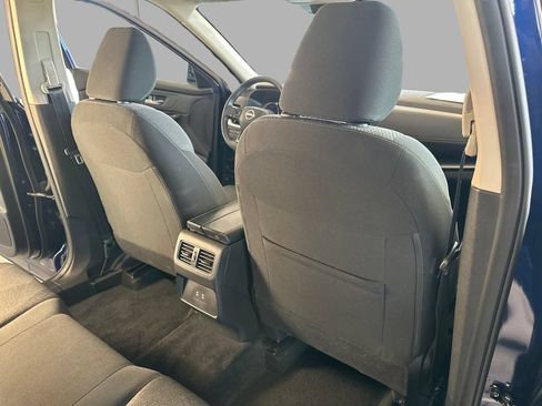 Used 2025 Nissan Rogue SV AWD/4WD image 18