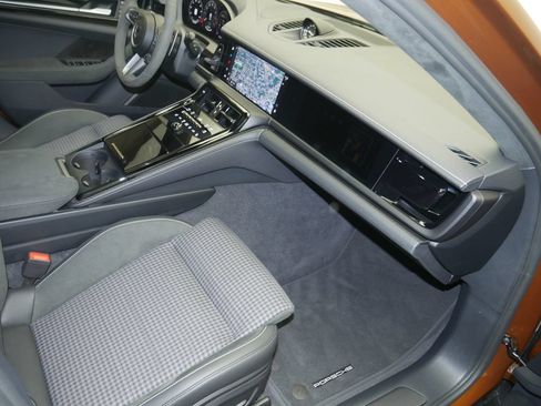 Certified 2025 Porsche Panamera Turbo AWD/4WD image 25