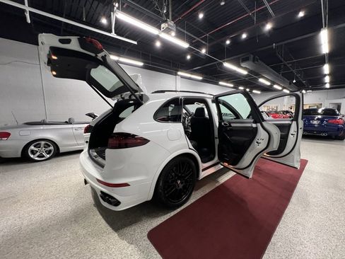 Used 2016 Porsche Cayenne GTS image 67
