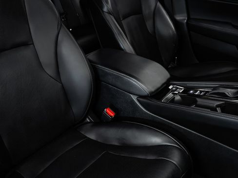 Used 2024 Honda Accord Touring image 31