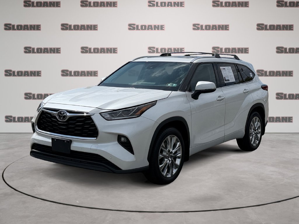 Used 2023 Toyota Highlander Limited AWD/4WD image 1