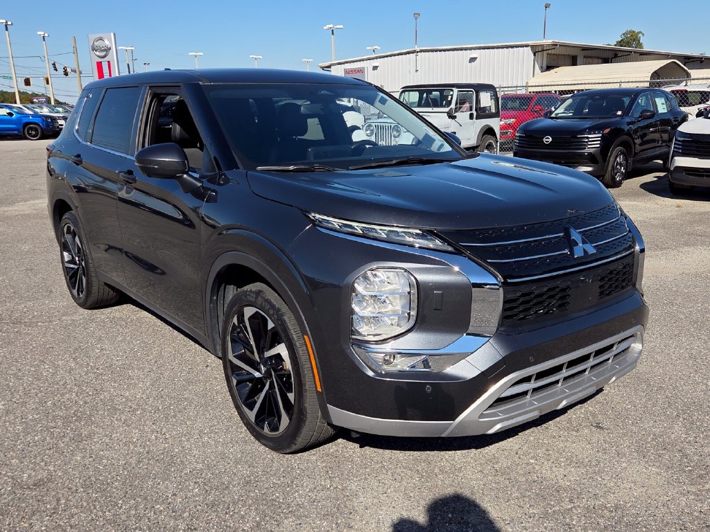 Used 2024 Mitsubishi Outlander AWD image 18