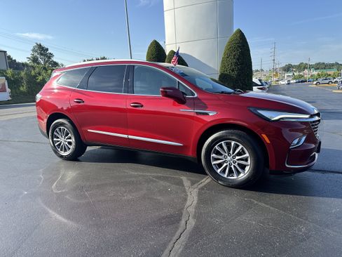 Used 2024 Buick Enclave Premium FWD image 1