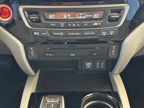 Used 2016 Honda Pilot Touring image 31