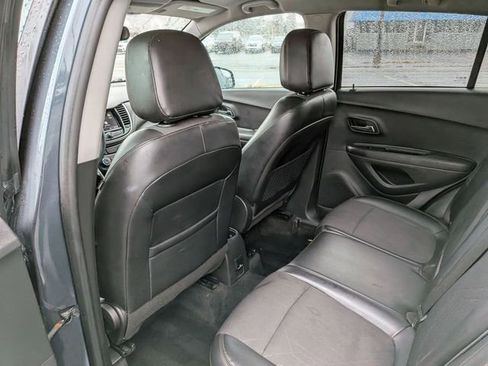 Used 2021 Chevrolet Trax LT AWD/4WD image 24
