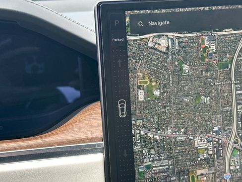 Used 2022 Tesla Model S AWD/4WD image 21