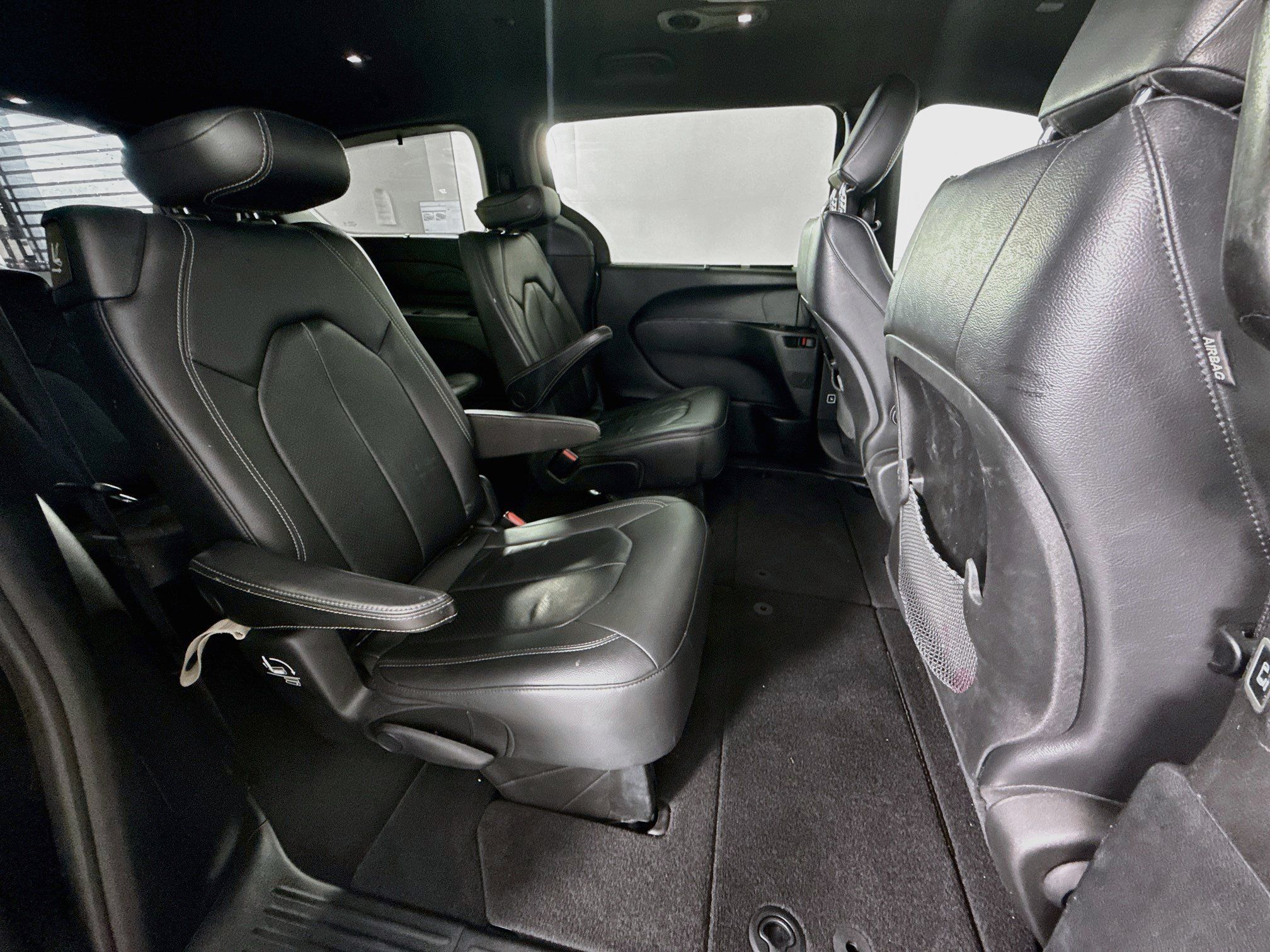 Used 2020 Chrysler Pacifica Touring-L w/ S Appearance Package FWD image 25