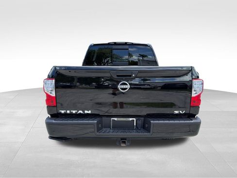 Certified 2024 Nissan Titan SV w/ SV Convenience Package RWD image 7