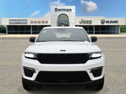 Certified 2025 Jeep Grand Cherokee Limited w/ Black Appearance Package AWD/4WD image 2