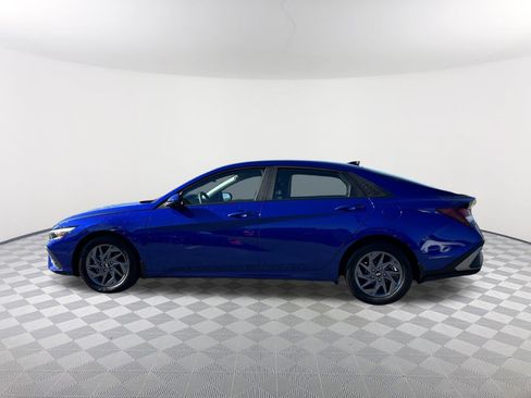 Used 2024 Hyundai Elantra SEL image 11