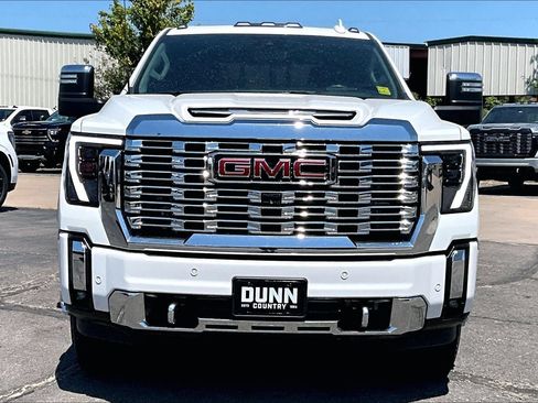 Used 2024 GMC Sierra 3500 Denali w/ Denali Reserve Package AWD/4WD image 3