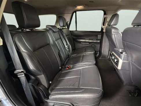 Used 2024 Ford Expedition XLT image 27