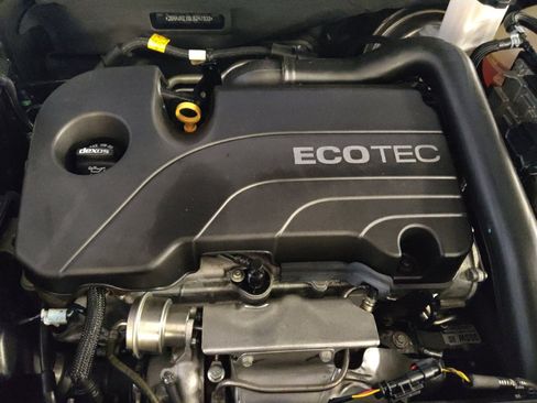 Used 2020 Chevrolet Equinox LT image 30