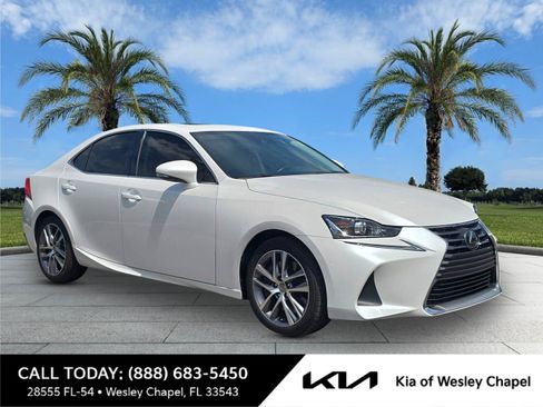 Used 2018 Lexus IS 300 image 1