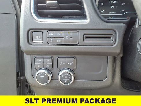 Certified 2023 GMC Yukon XL SLT w/ SLT Premium Package AWD/4WD image 16