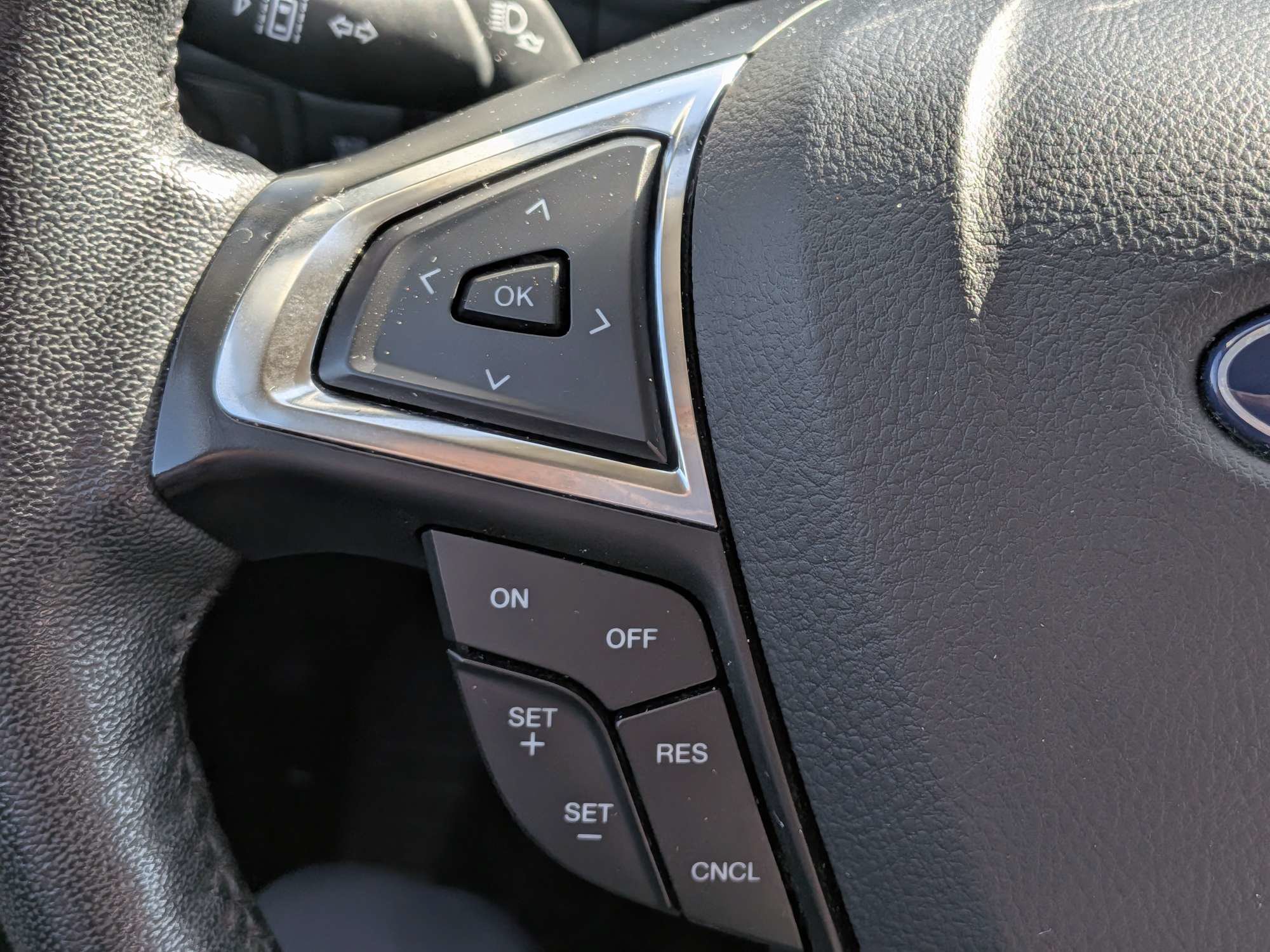Used 2024 Ford Edge SEL AWD/4WD image 25