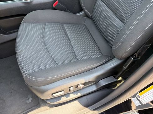 Used 2023 GMC Terrain SLE w/ Driver Convenience Package FWD image 19
