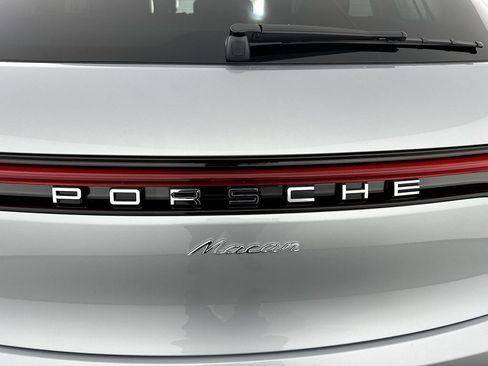 Certified 2026 Porsche Macan AWD/4WD image 35