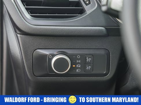 Used 2022 Ford Escape SE w/ SE Sport Appearance Package image 40
