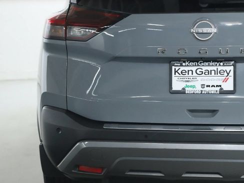 Used 2023 Nissan Rogue SL AWD/4WD image 44