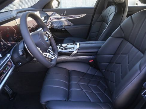 Used 2026 BMW 750e xDrive w/ Premium Package AWD/4WD image 14