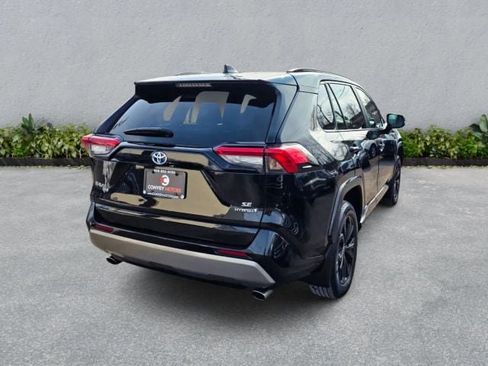 Used 2022 Toyota RAV4 SE w/ Convenience Package image 7