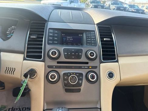 Used 2018 Ford Taurus SE FWD image 21