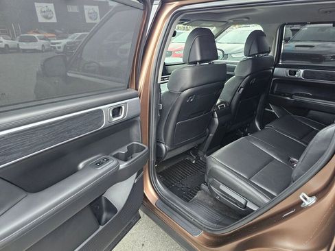 Used 2024 Hyundai Santa Fe Limited image 16