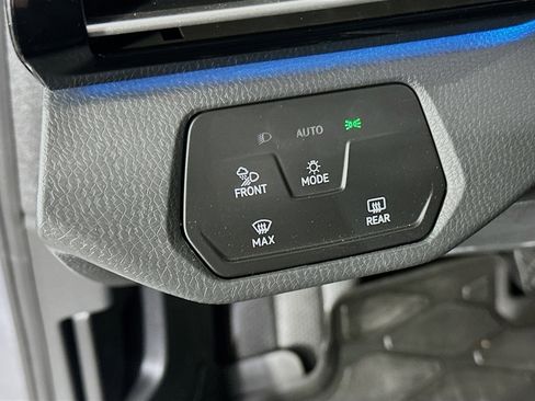 Used 2023 Volkswagen ID.4 S image 17