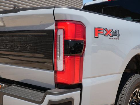 New 2026 Ford F250 Platinum w/ FX4 Off-Road Package AWD/4WD image 11