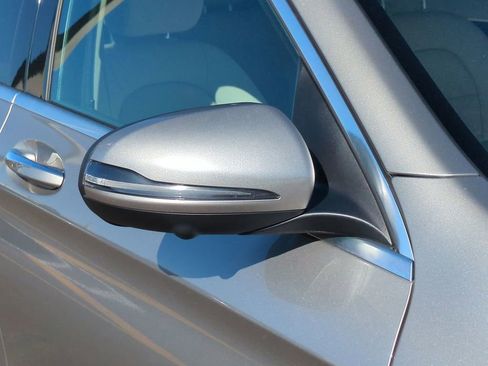 Used 2019 Mercedes-Benz GLC 300 4MATIC image 11