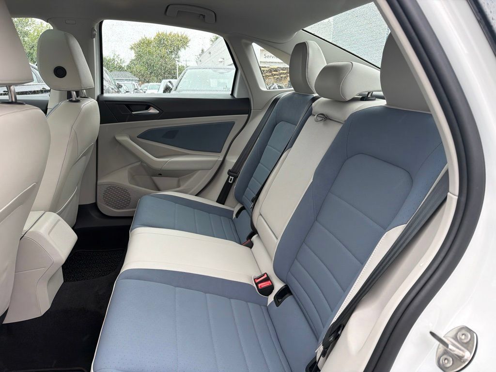 Certified 2026 Volkswagen Jetta SE FWD image 13