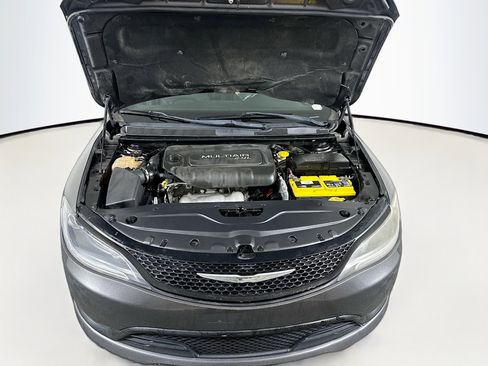 Used 2015 Chrysler 200 S FWD image 29