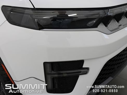 New 2026 Jeep Grand Wagoneer 4WD w/ HD Trailer Tow Package image 22