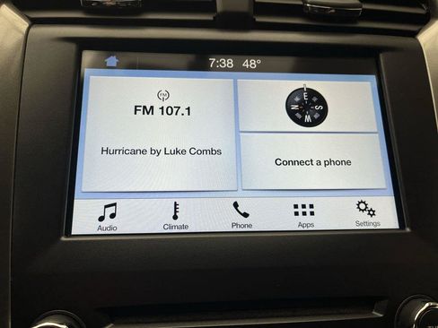 Used 2017 Ford Fusion SE w/ Fusion SE Technology Package FWD image 18
