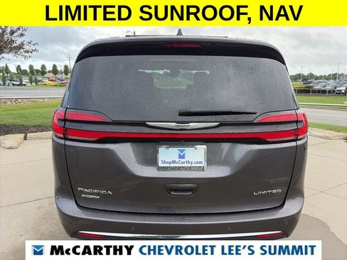 Used 2023 Chrysler Pacifica Limited FWD image 13