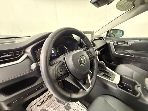 Used 2022 Toyota RAV4 XLE w/ Convenience Package image 8