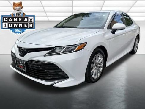 Used 2020 Toyota Camry LE w/ Convenience Package AWD/4WD image 1