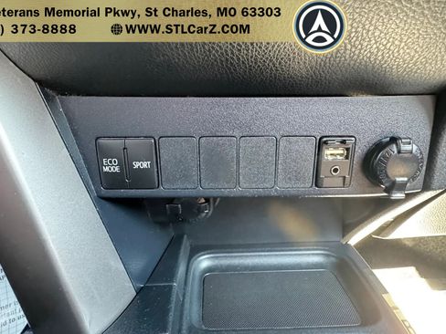 Used 2018 Toyota RAV4 XLE w/ Plus Extra Value Package FWD image 13