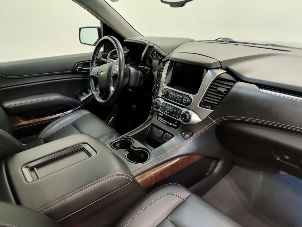 Used 2019 Chevrolet Tahoe LT w/ Luxury Package AWD/4WD image 19