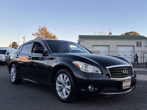 Used 2011 INFINITI M37 x w/ Deluxe Touring Pkg image 7