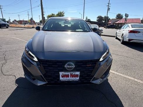 New 2025 Nissan Altima 2.5 SR image 8