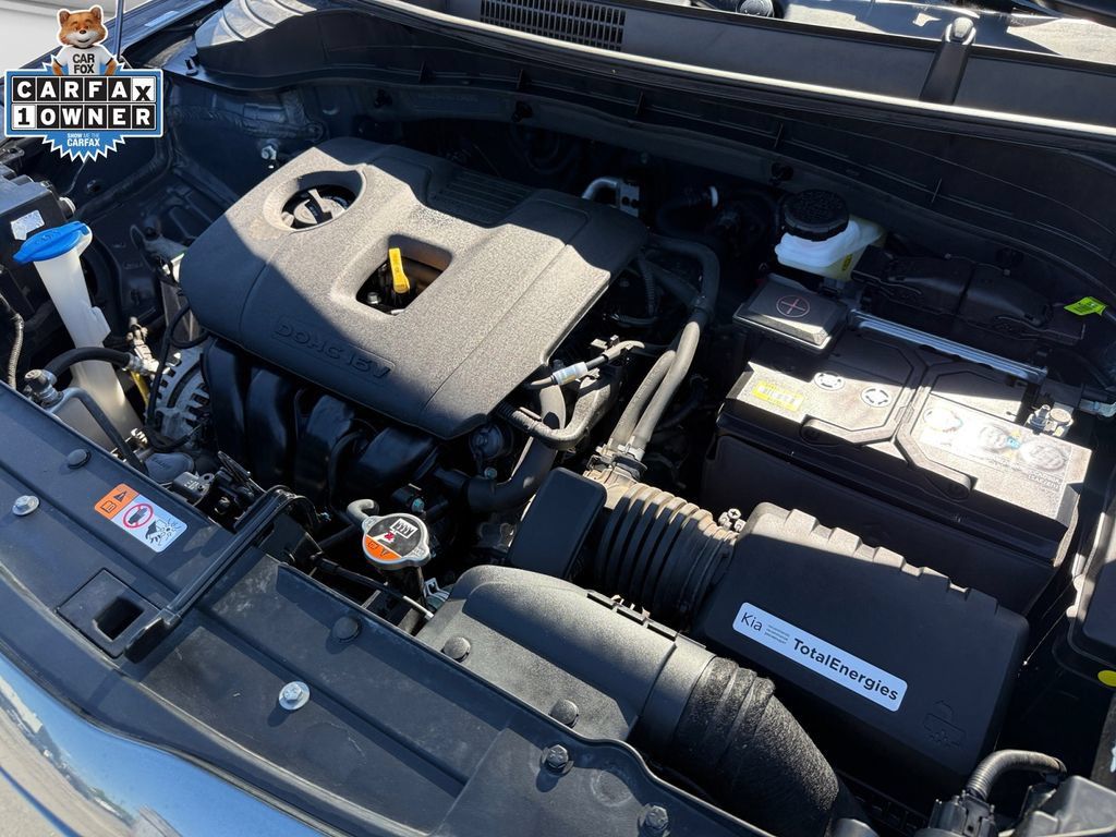 Certified 2025 Kia Soul LX w/ LX Technology Package FWD image 22